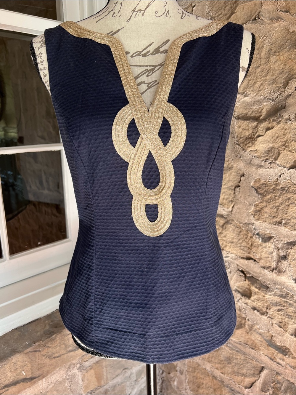 Lilly Pulitzer size 4 Navy Sleeveless Top with Gold Braided Trim
